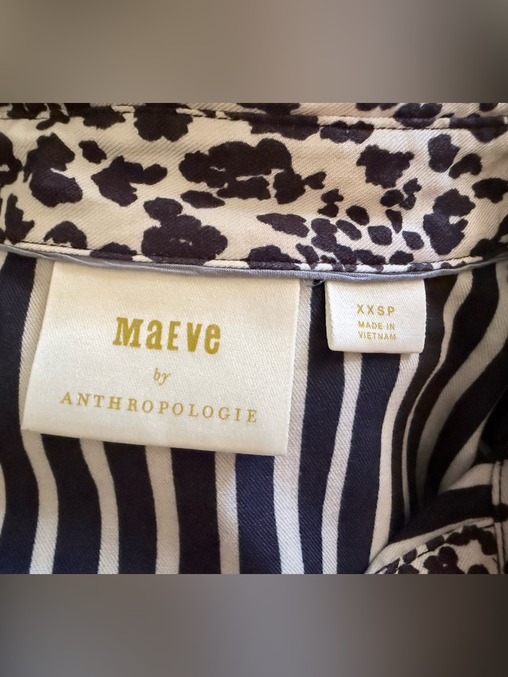 Maeve by Anthropologie Black and White Mixed-Print Button-Down Shirt Size XXSP - Picture 2 of 10